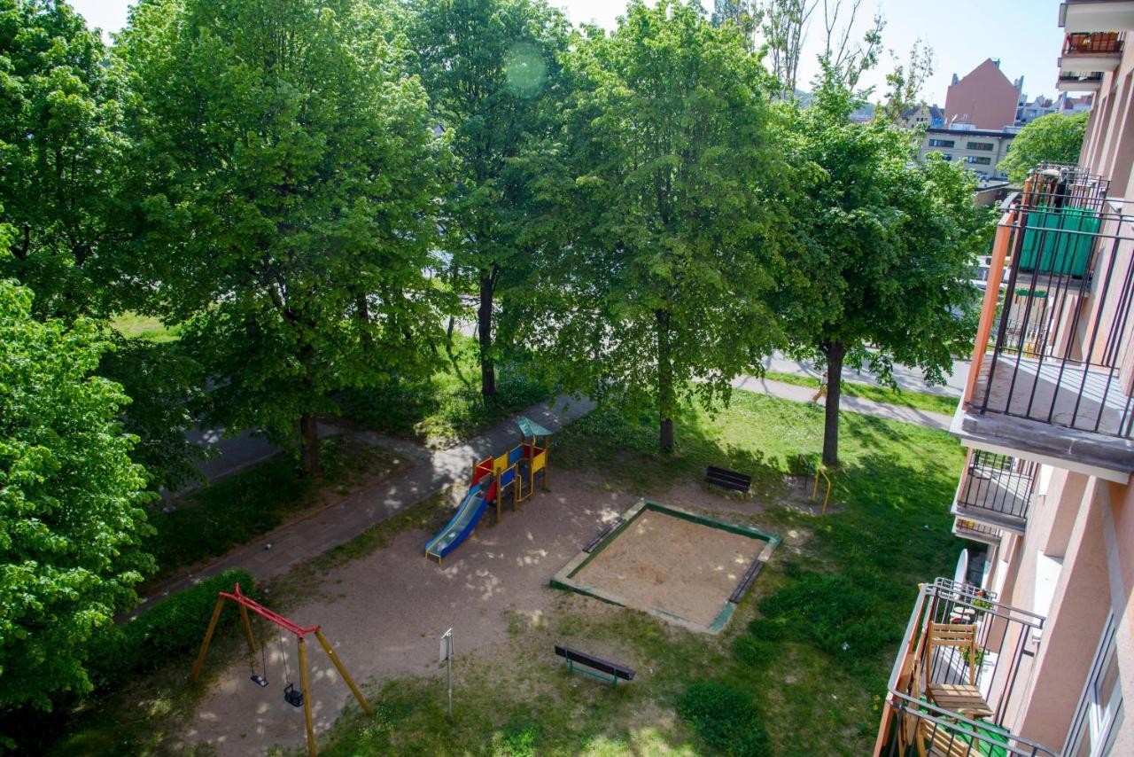［ロング ガーデンズ］アパートメント（46m²）｜ 3ベッドルーム／1バスルーム グダニスク エクステリア 写真