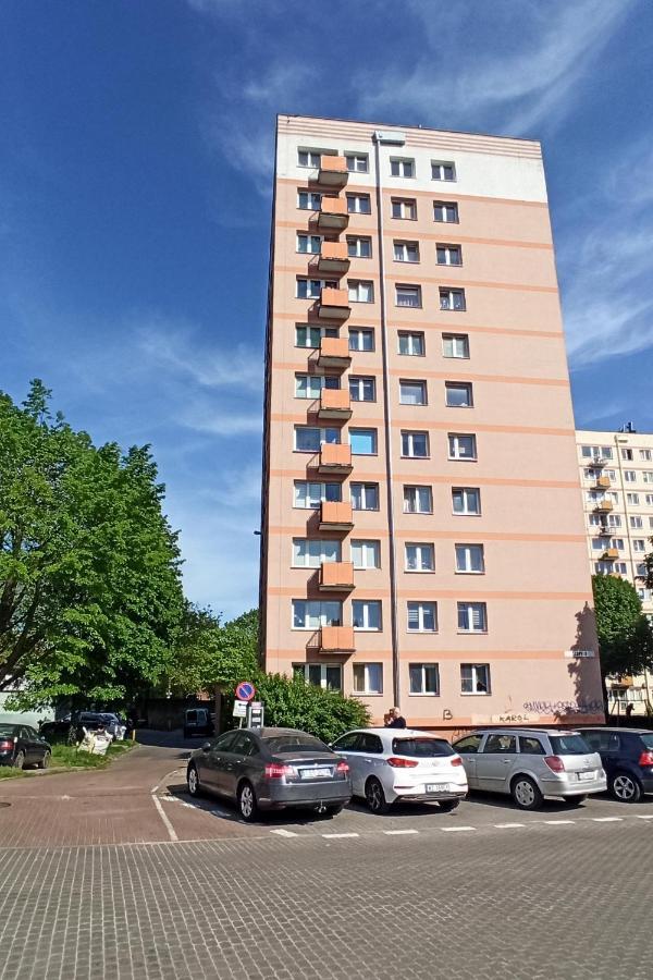 ［ロング ガーデンズ］アパートメント（46m²）｜ 3ベッドルーム／1バスルーム グダニスク エクステリア 写真